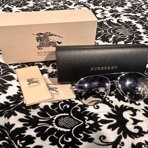 BURBERRY tartan side mirror aviators